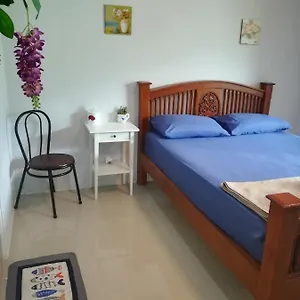  Hostel Mea-pon